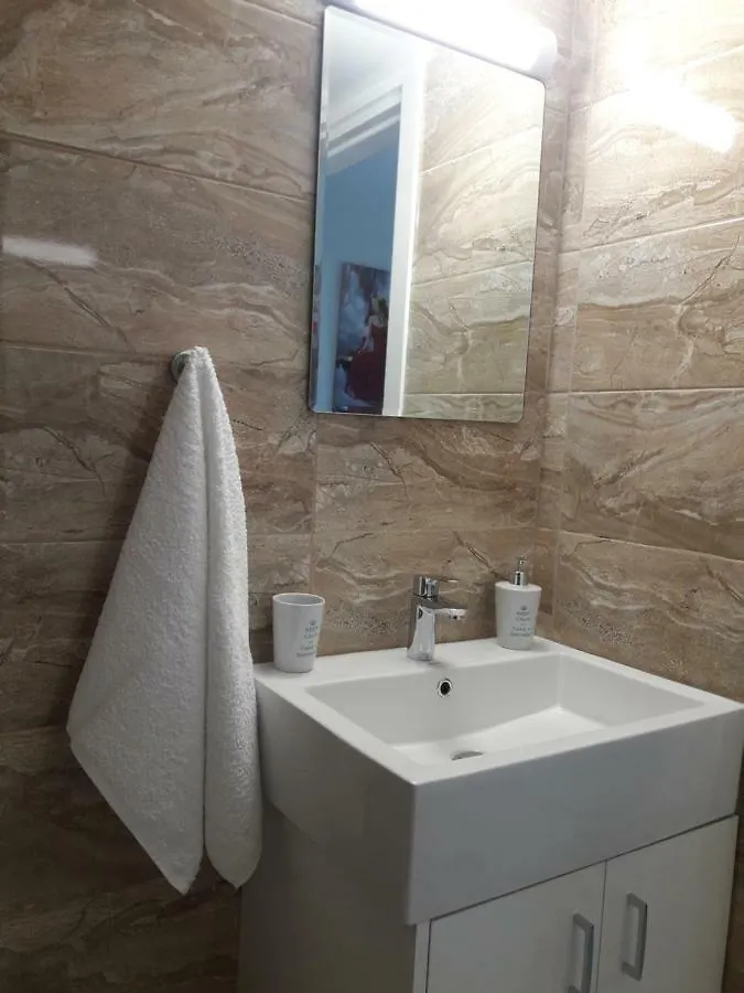 P L Sunorama Beach Garden 302 Larnaca Chipre